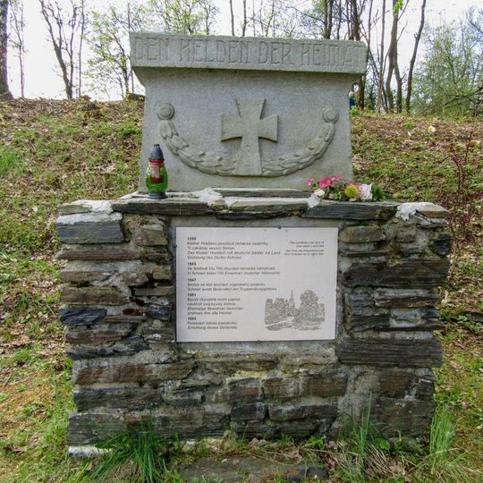 Pomník padlým ve Smilově u bývalého hřbitova