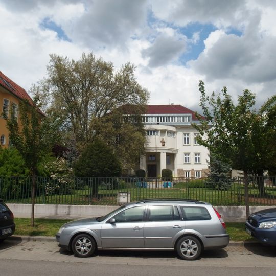 Zahrada při domu Květná 8