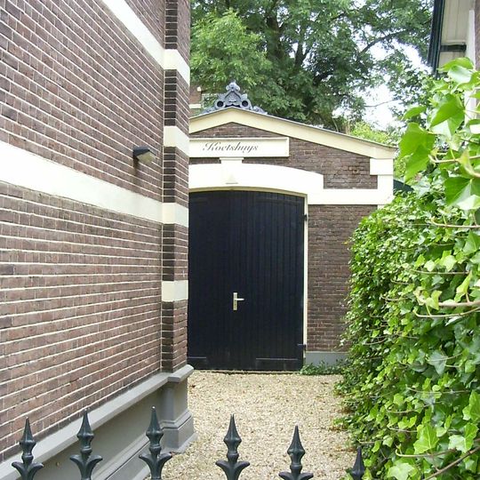 Voormalig koetshuis