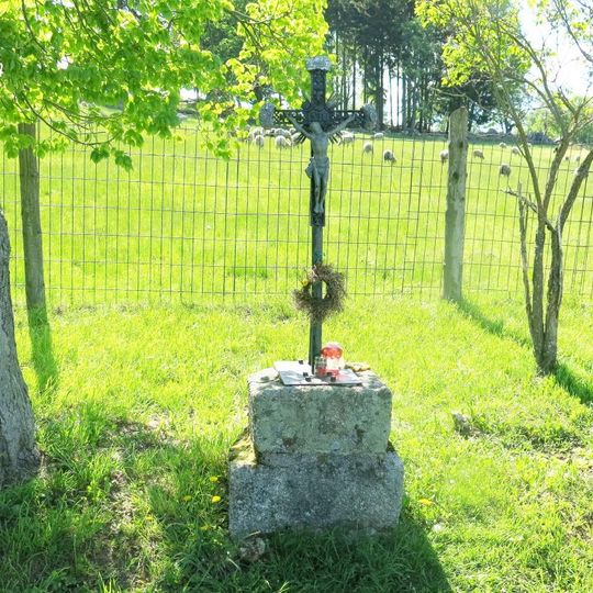 Kříž u silnice jihozápadně od Horního Maxova