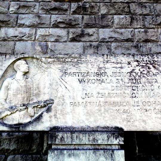 Viadukty a pamätná tabuľa, tabuľa pamätná