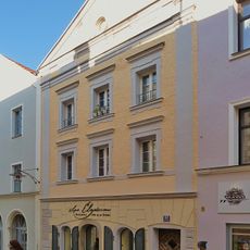 Wohn- und Geschäftshaus