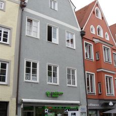 Wohn- und Geschäftshaus