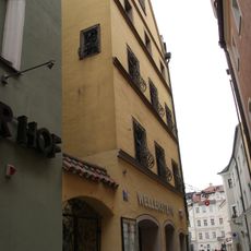 Wohn- und Geschäftshaus