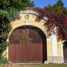 Brána usedlosti Kochánky čp. 10