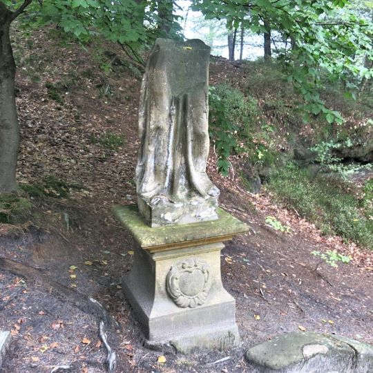 Socha svatého Antonína Paduánského u schodiště k Bratrskému oltáři severovýchodně od České Kamenice