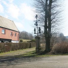 Kříž u domu 102 v Lobendavě