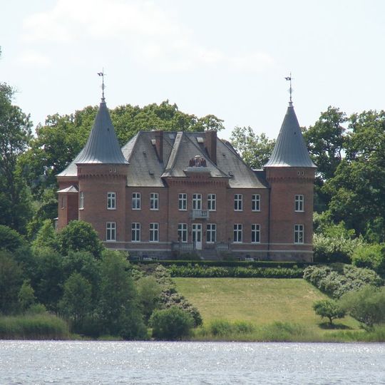 Kvesarum Castle