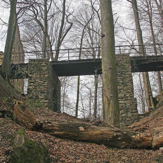 Entrance bridge of Vikštejn