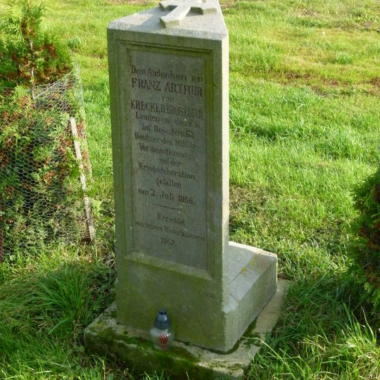 Pomník poručíka Franze Arthura padlého v bitvě 1866 u silnice z Čistěvsi do Mlékojed