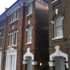 9-20, Mornington Grove E3