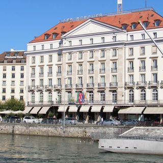 Quai und Hôtel des Bergues