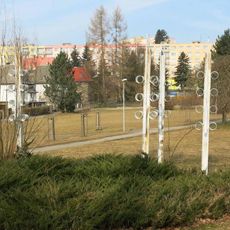 Kovová plastika Fontány v parku v Rychtářské ulici v Ruprechticích