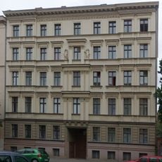 Mietshaus Biesentaler Straße 8