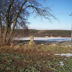 Kříž jihovýchodně od Lisova