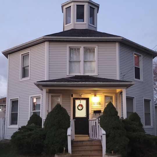 Bradley Octagon House