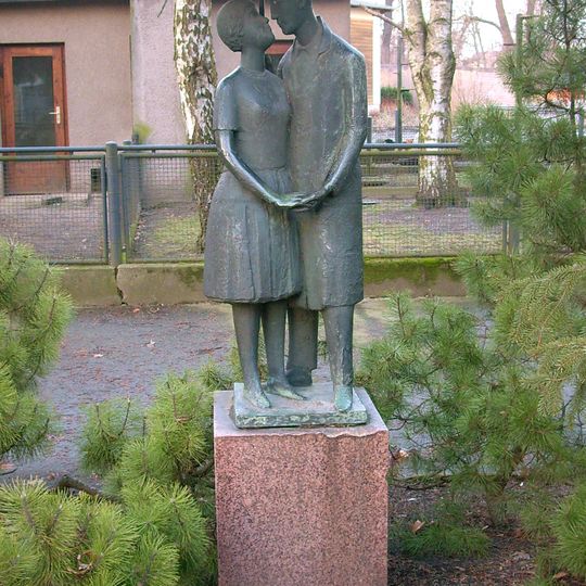 Liebespaar unterm Schirm