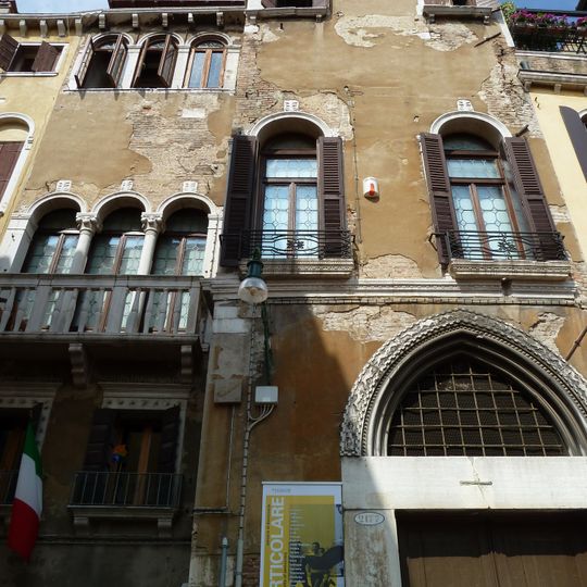 Palazzo Donà
