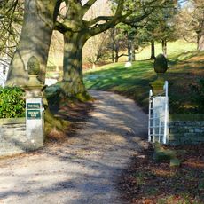 Gate piers at Hinchleywood
