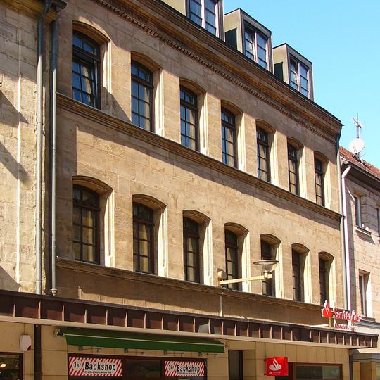 Wohn- und Geschäftshaus