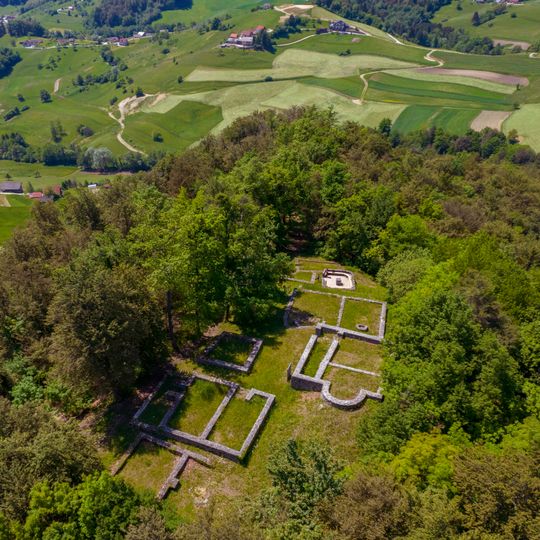 Ajdovski gradec, Vranje