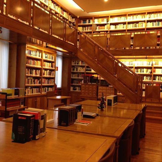 Biblioteca de la Junta General del Principado de Asturias - Servicios de Biblioteca Documentación y Archivo