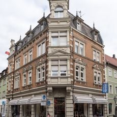 Wohn- und Geschäftshaus