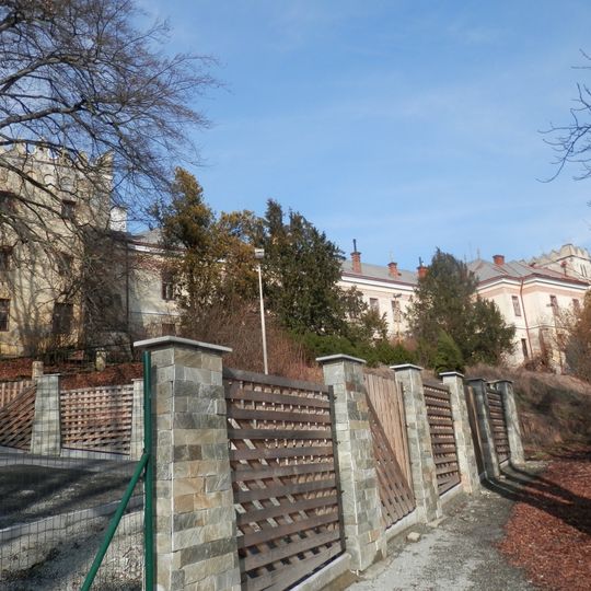 Kaštieľ Pillerovcov, kaštieľ