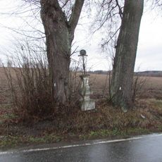 Kříž u fotbalového hřiště v Počátkách