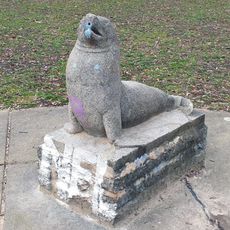 Sea lion (western sculpture)