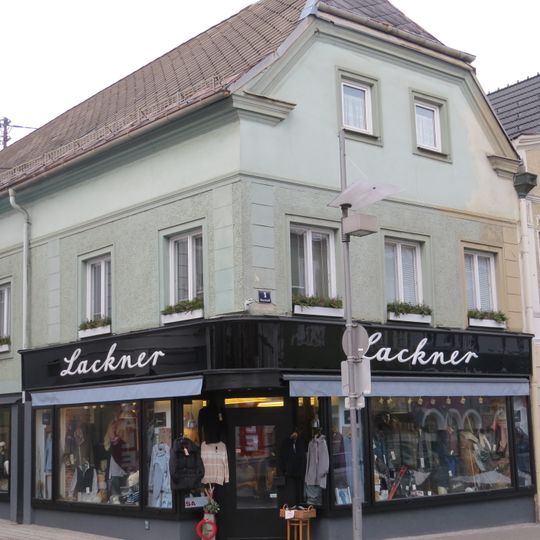 Wohn- und Geschäftshaus