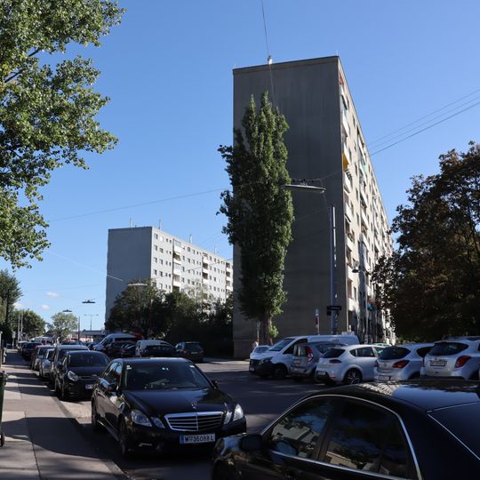 Wohnhausanlage Autokaderstraße 3–7