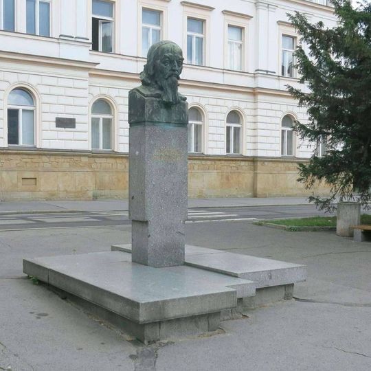 Pomník Jana Amose Komenského na Komenského náměstí v Děčíně