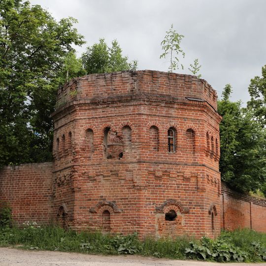 Угловая башня ограды