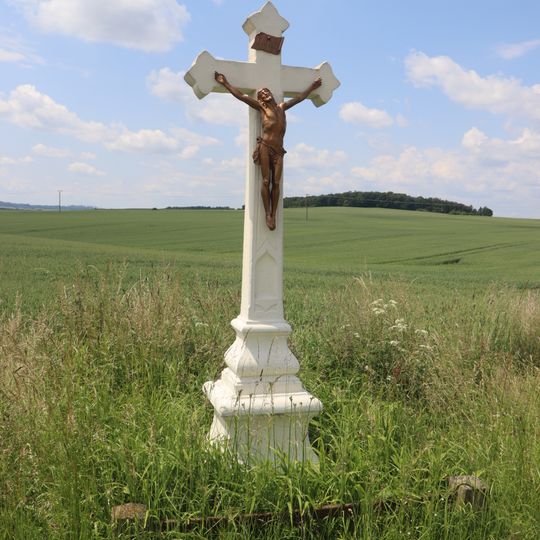 Kříž u hrobky