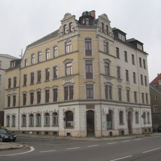 Mietshaus in offener Bebauung in Ecklage Zwickauer Straße 199