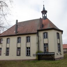 Ehemalige Kreuzkirche, Friedhofskirche, jetzt Kindergarten und Gemeindesaal