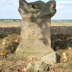 Kříž nad Kostelcem na kopci Bílý kámen