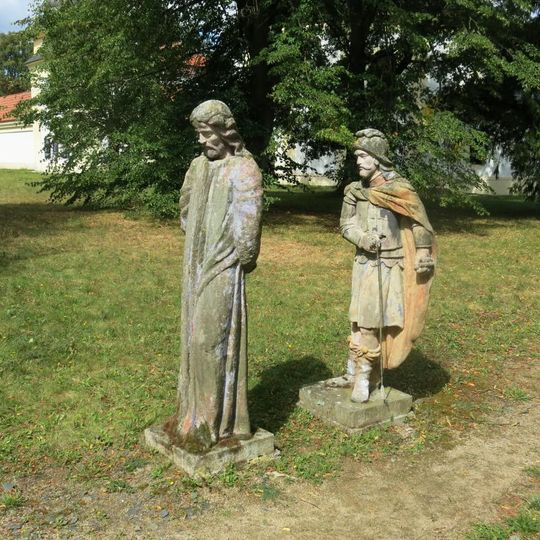 Sousoší zatčeného Ježíše s římským vojákem u areálu Maria Loreto v Hrozňatově