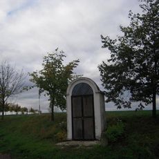 Kaplička u Hrušovského rybníka v Brandýse nad Labem