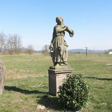 Socha svatého Jana Evangelisty naproti kostelu ve Velkém Valtinově