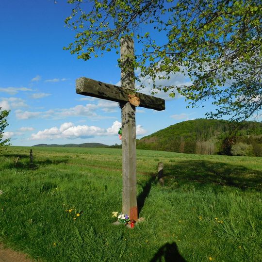 Kříž u polní cesty jižně od Samechova