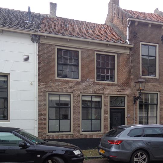 Peperstraat 20, Buren