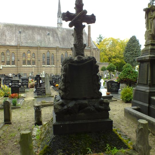 Grafmonument van L.C.H.M. Sasse van Ysselt