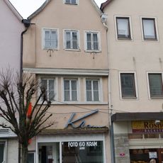 Wohn- und Geschäftshaus