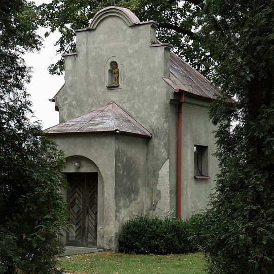 Kaplica na cmentarzu kościelnym, Sieradzka 3 w Złoczewie