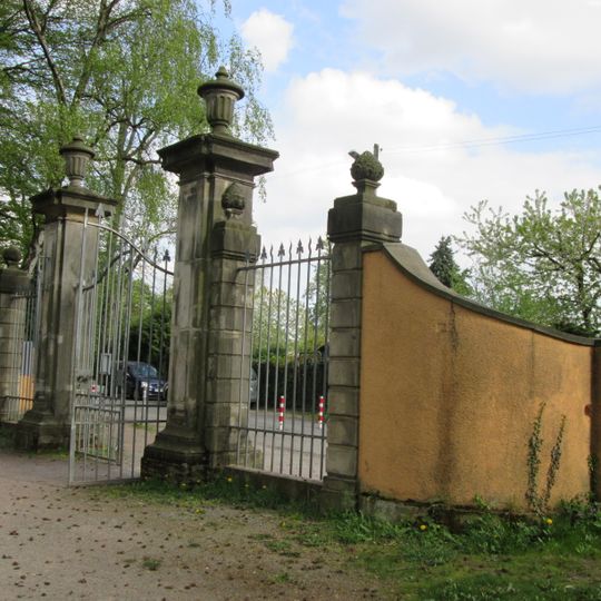 Einfriedung des Stadtteilfriedhofs Am Lindener Berg