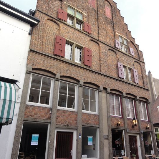 Weerstraat 47, Tiel