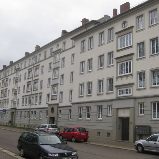 Wohnhauszeile und Pergola Uferstraße 32; 34; 36; 38; 40