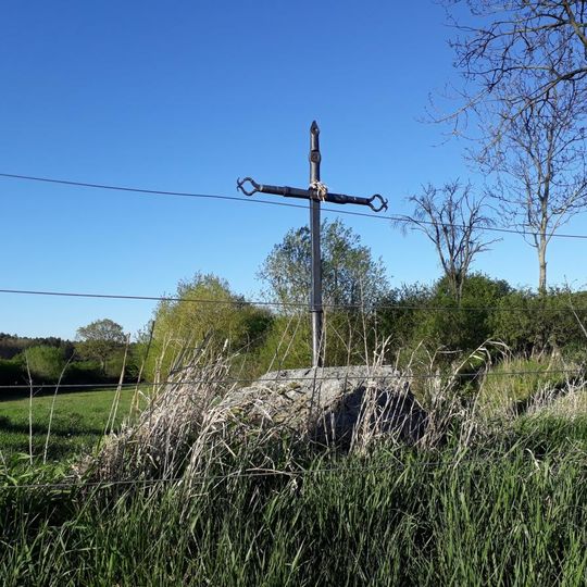 Kříž západně od Bertina Dvora